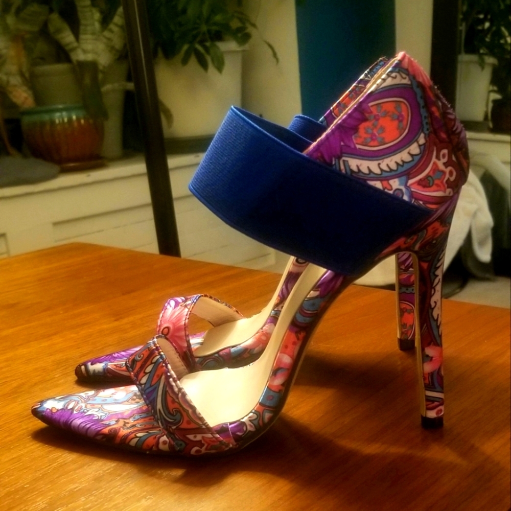 Purple pattern stilleto sandals, size 8